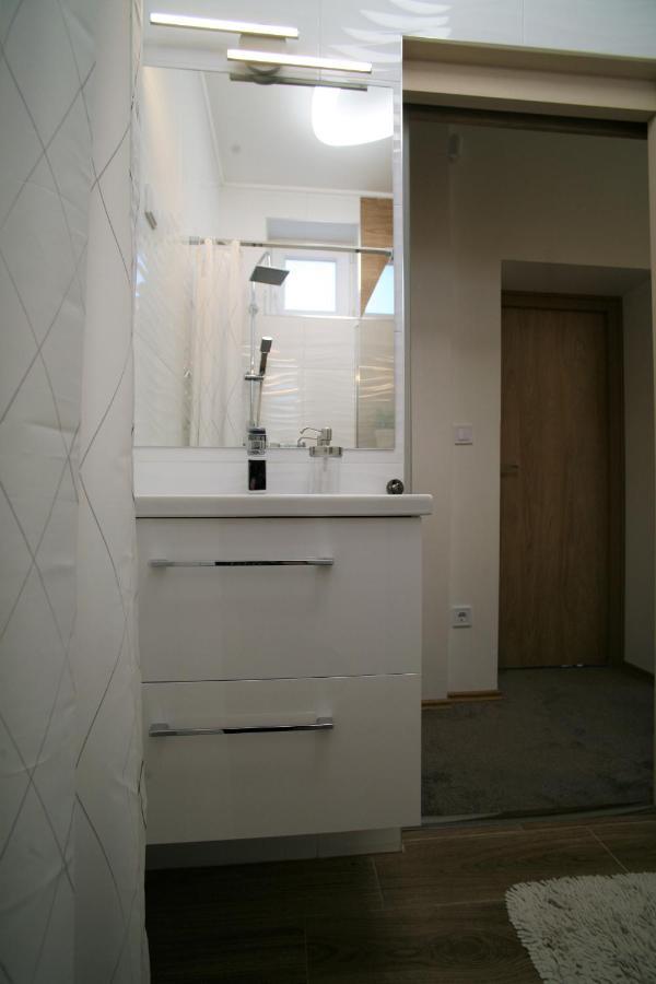 Otium Wellness Apartmanhaz بالاتوناكاراتيا المظهر الخارجي الصورة